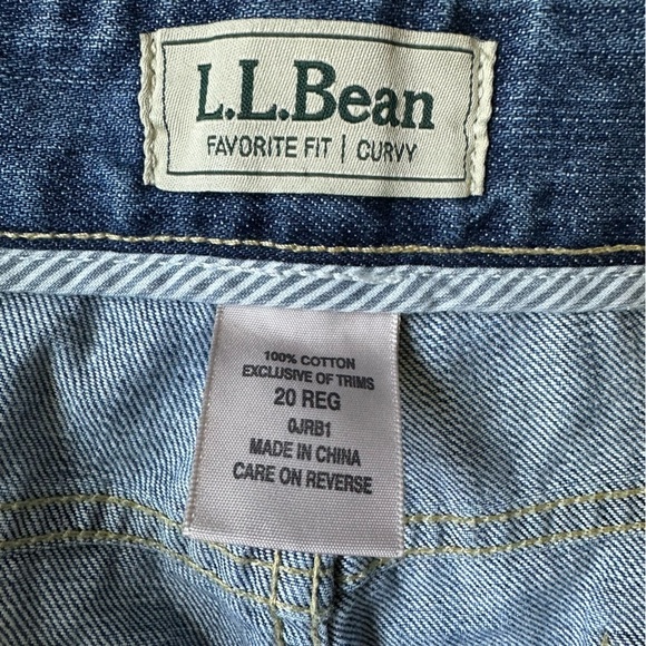 L.L. Bean Women's Blue Jeans - Picture 4 of 6